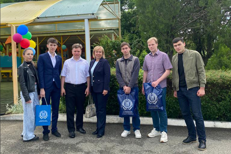 Волонтеры СтГАУ провели благотворительные мероприятия в детских домах