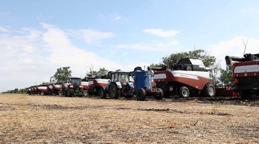 Студенты СтГАУ проходят практику по обслуживанию сельхозтехники