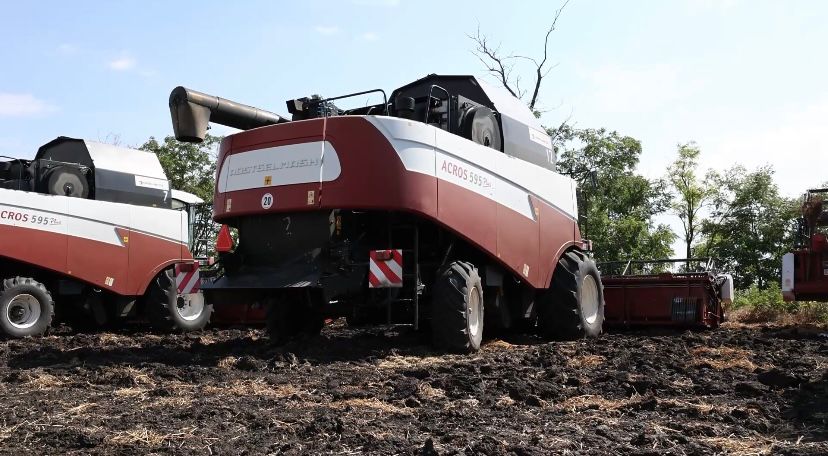 Студенты СтГАУ проходят практику по обслуживанию сельхозтехники