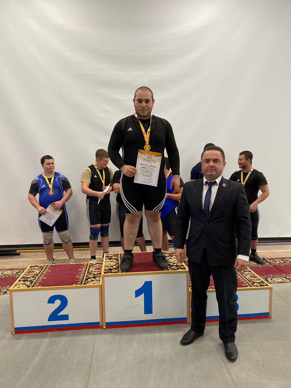 Студенты СтГАУ стали первыми на краевых соревнованиях по тяжелой атлетике