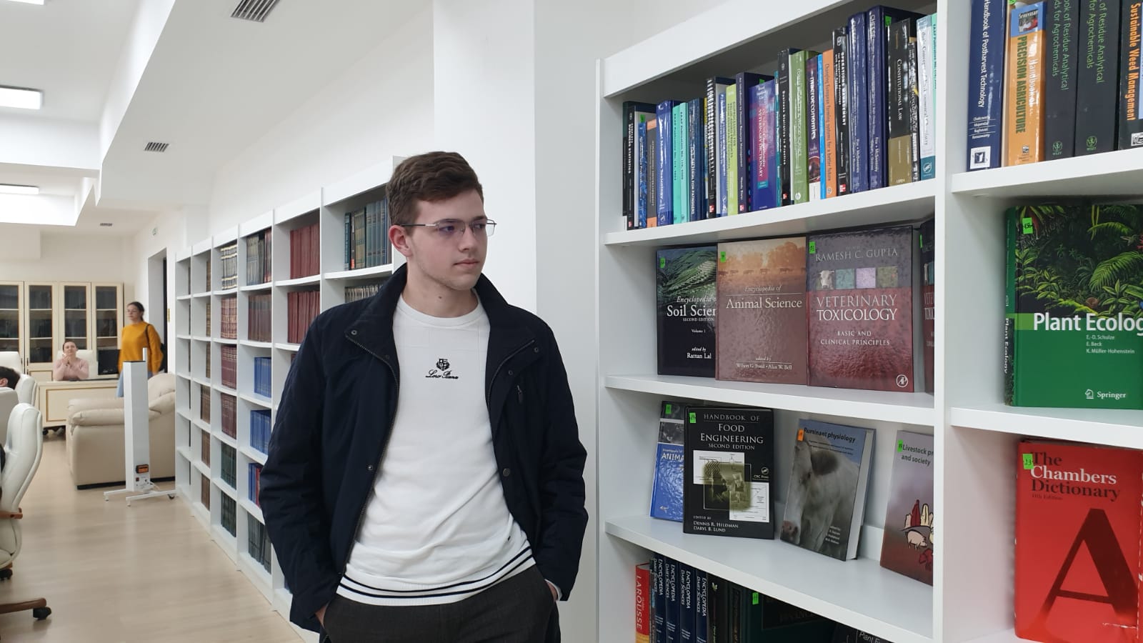 Первокурсники СтГАУ научились работать с электронными библиотеками и базами данных