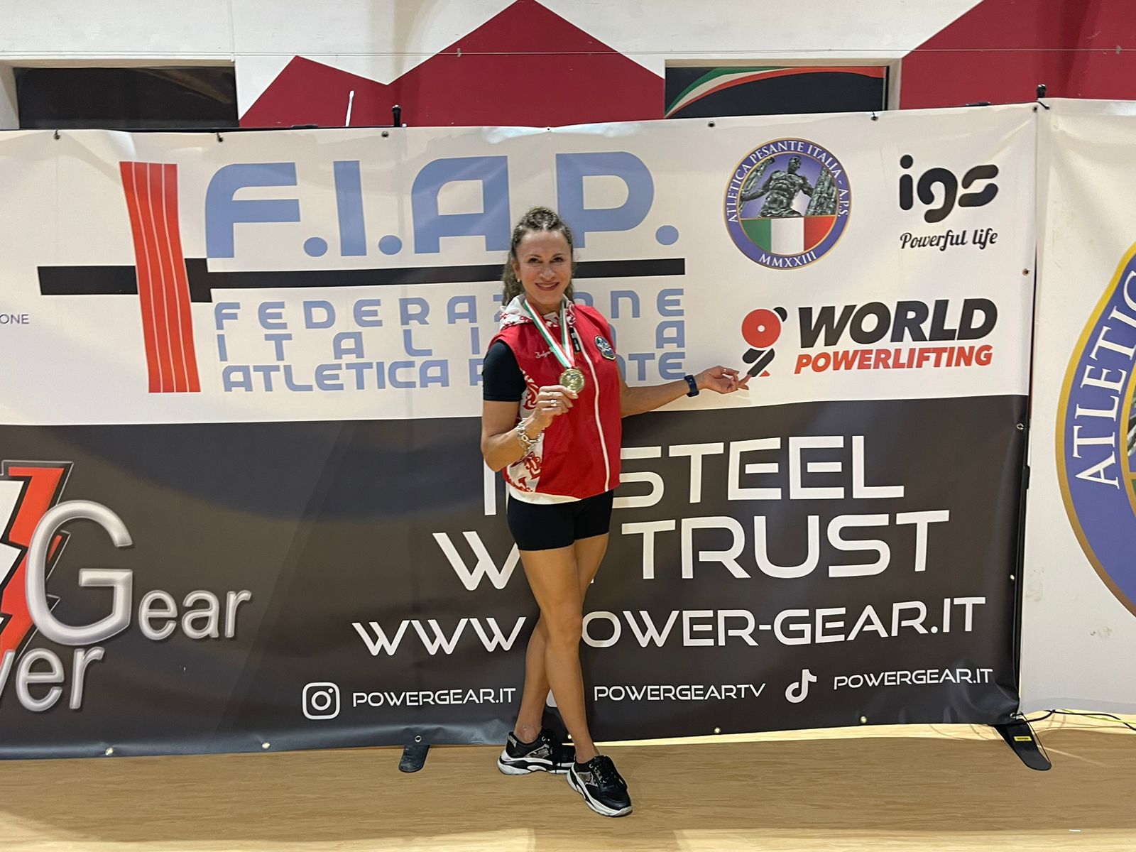 Преподаватель Ставропольского ГАУ победила на чемпионате мира по пауэрлифтингу