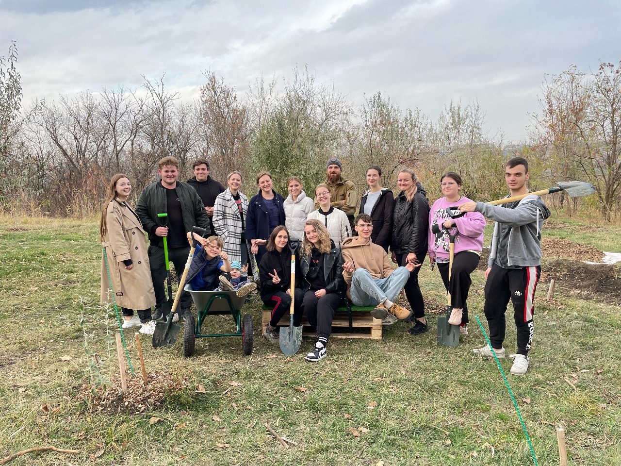 Студенты СтГАУ высадили деревья в урочище «Мутнянка»