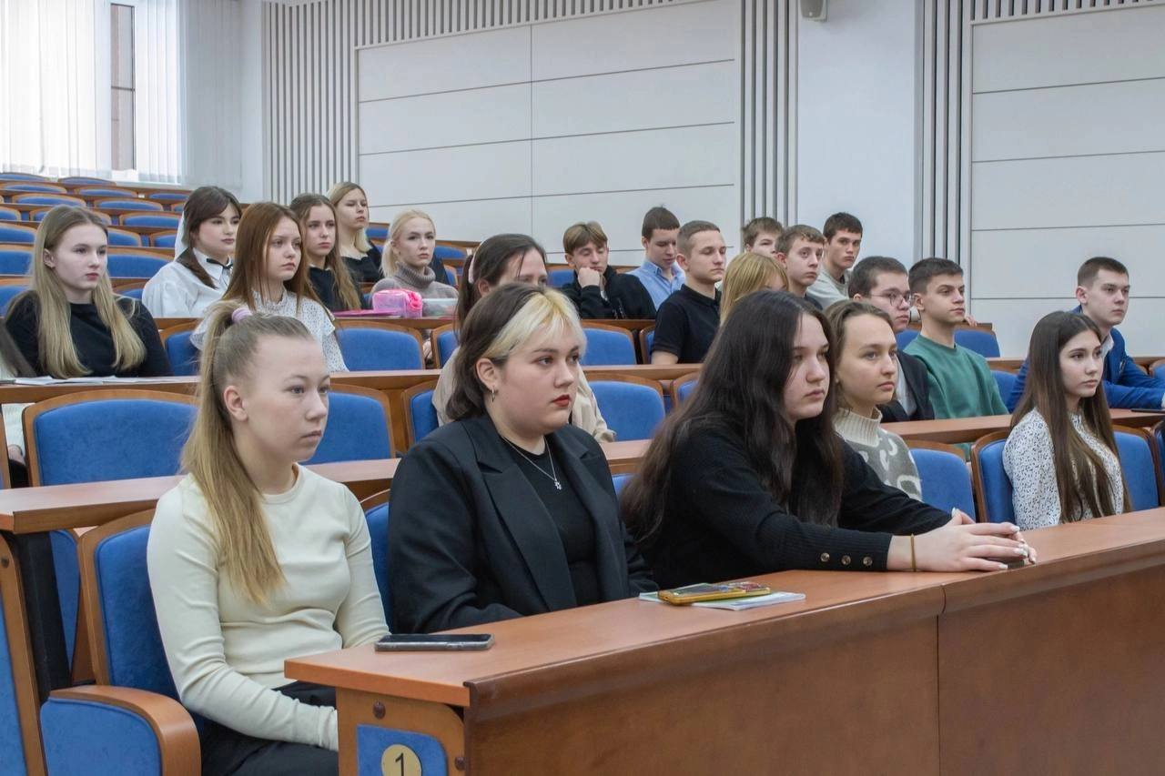 Студенты СтГАУ поговорили о важном с участником СВО