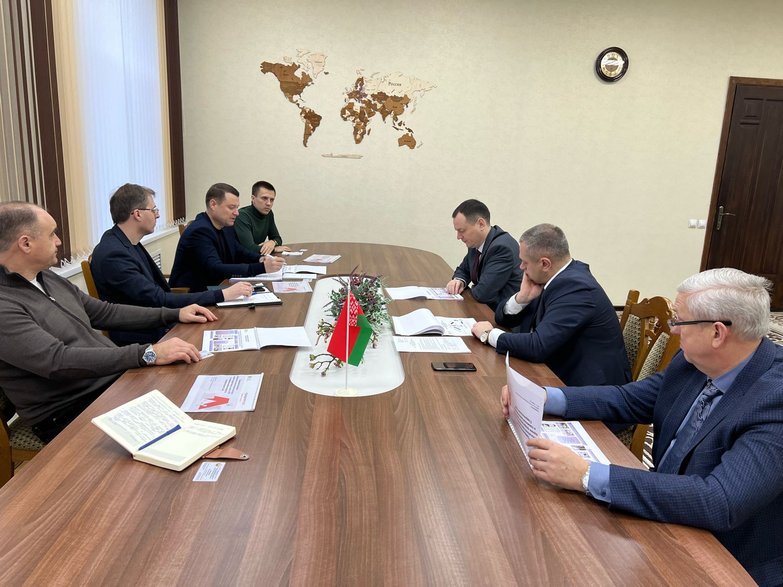 Владимир Ситников посетил племенное хозяйство в Минске