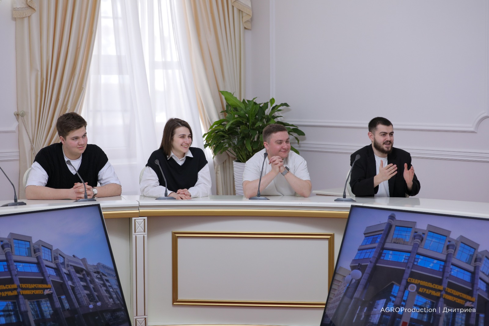 Владимир Ситников встретился с КВНщиками СтГАУ