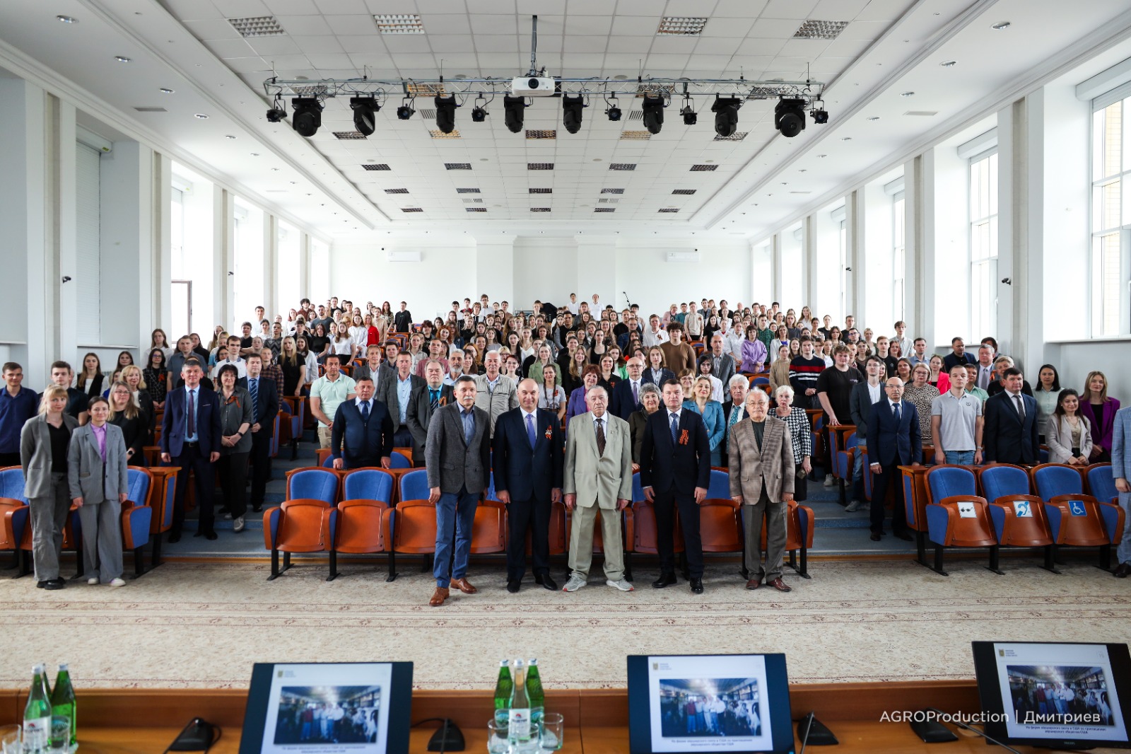 В СтГАУ отпраздновали юбилей ветерана университета Николая Захаровича Злыднева