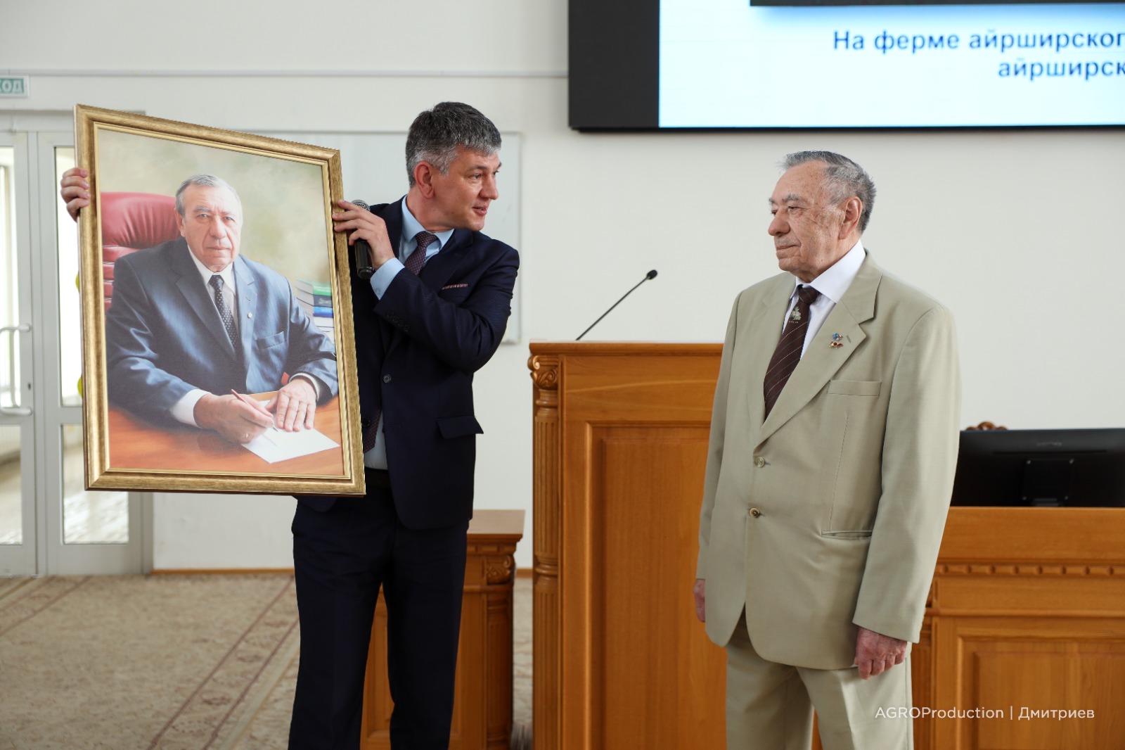 В СтГАУ отпраздновали юбилей ветерана университета Николая Захаровича Злыднева