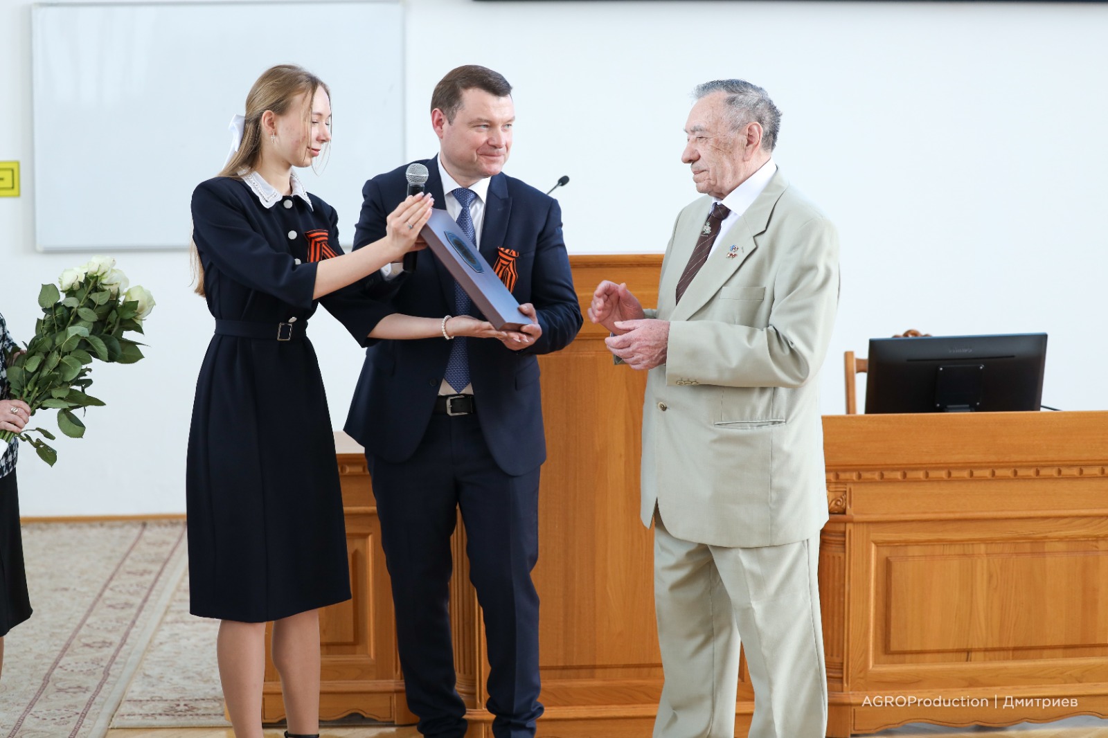В СтГАУ отпраздновали юбилей ветерана университета Николая Захаровича Злыднева