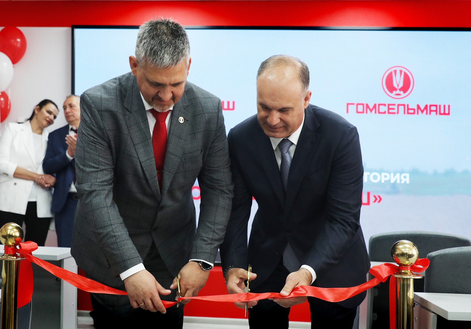 В СтГАУ открылась учебная аудитория заводов «Гомсельмаш» и «Брянсксельмаш»