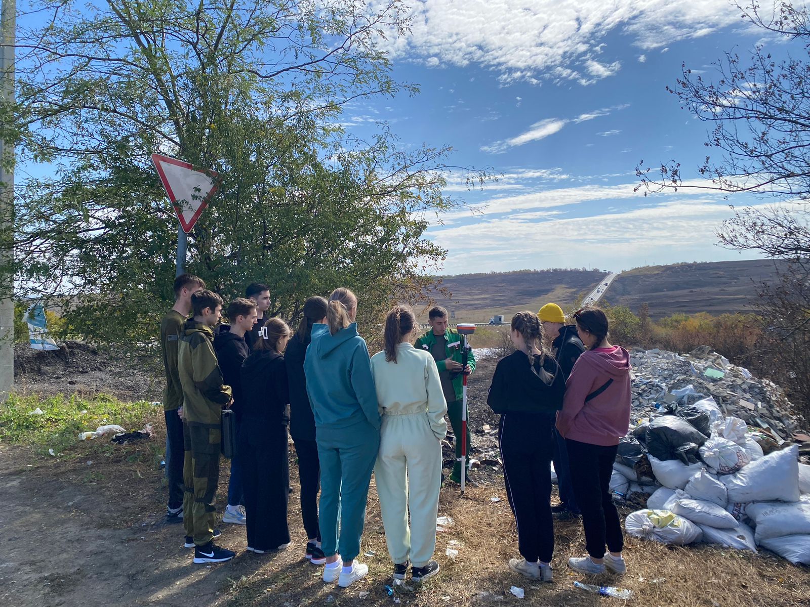 Студенты СтГАУ провели отбор проб на несанкционированной свалке