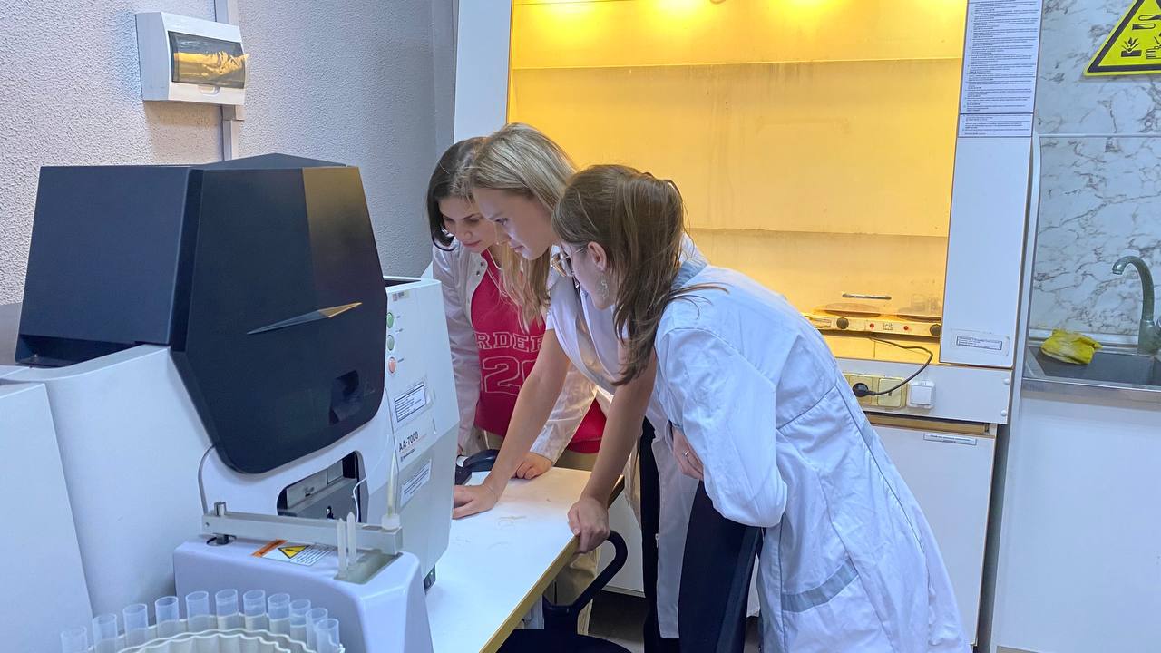 Студенты СтГАУ провели отбор проб на несанкционированной свалке