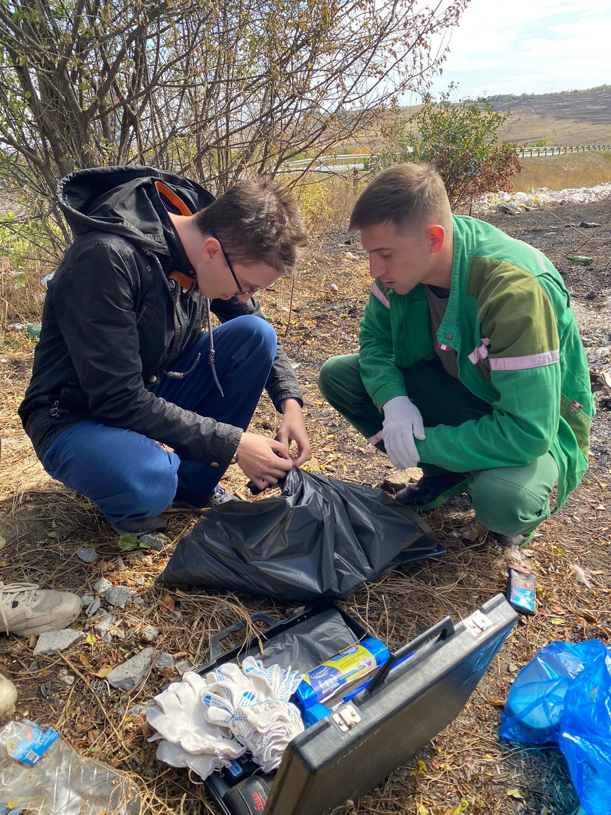 Студенты СтГАУ провели отбор проб на несанкционированной свалке