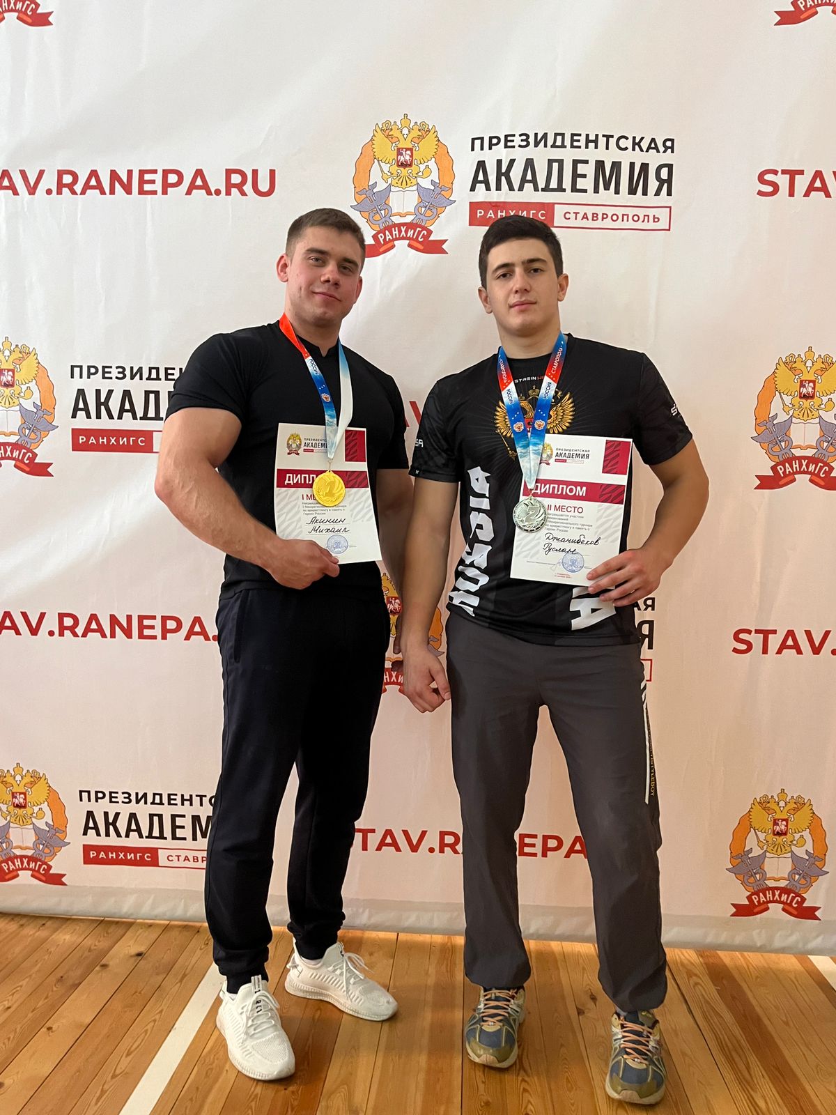 Студенты СтГАУ — победители межрегионального турнира по армрестлингу