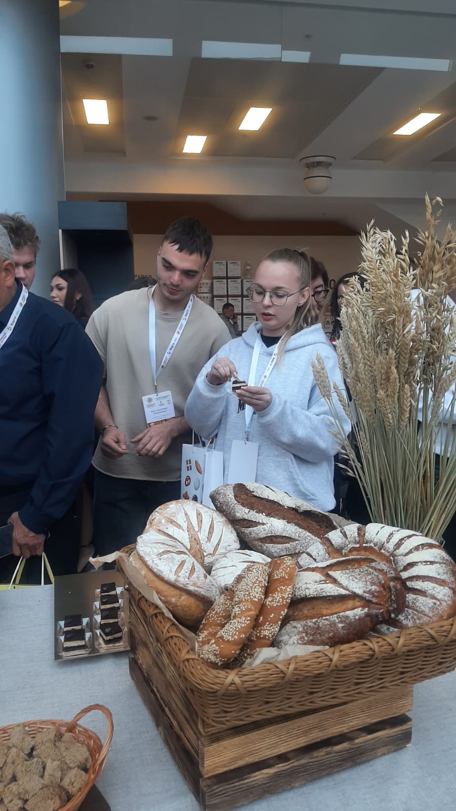 Студенты СтГАУ посетили всероссийский форум хлебопекарной и кондитерской промышленности