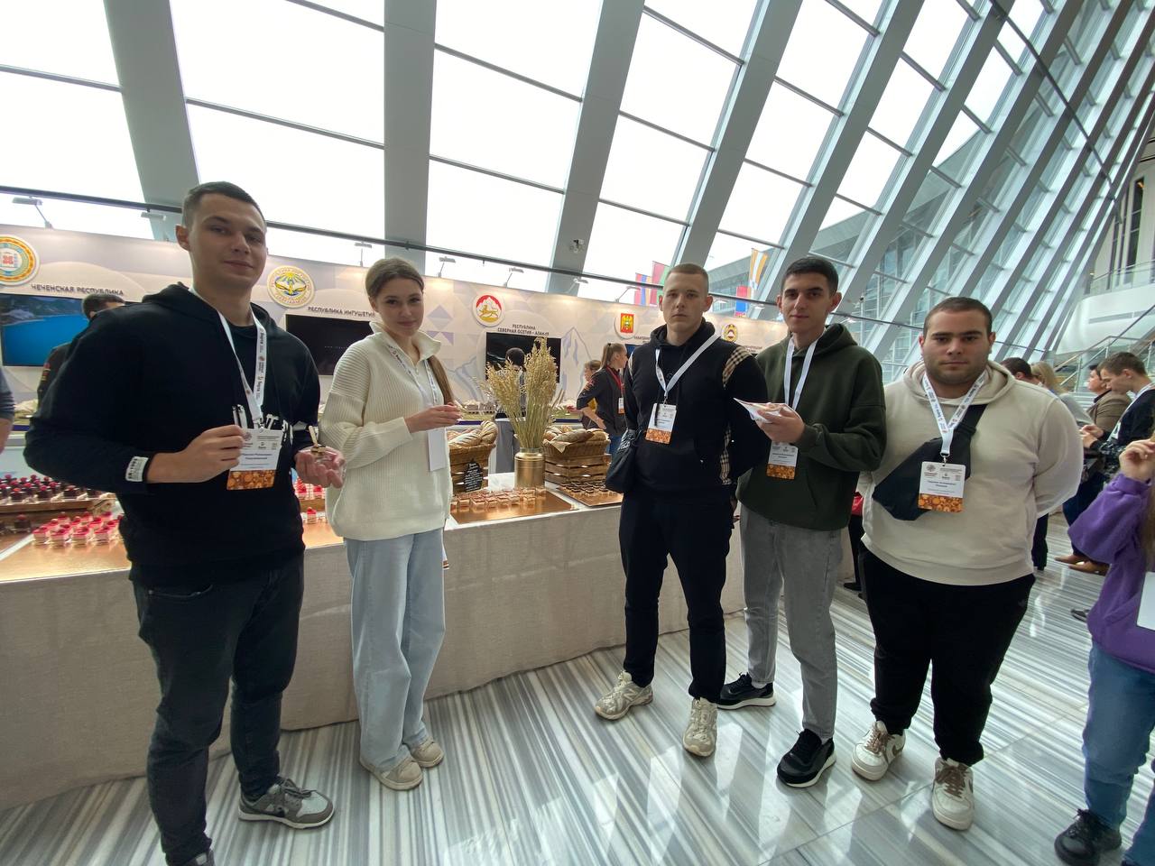Студенты СтГАУ посетили всероссийский форум хлебопекарной и кондитерской промышленности