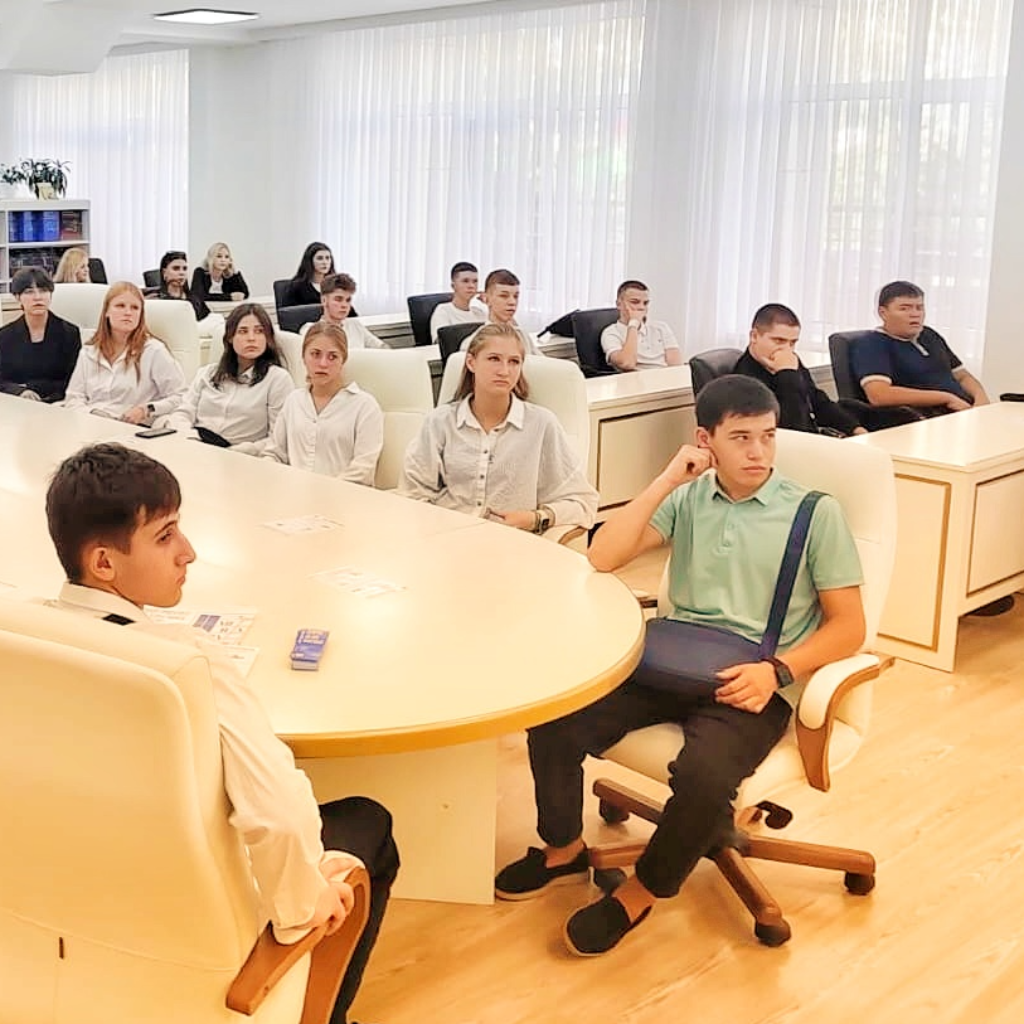 Первокурсники СтГАУ познакомились с библиотекой университета