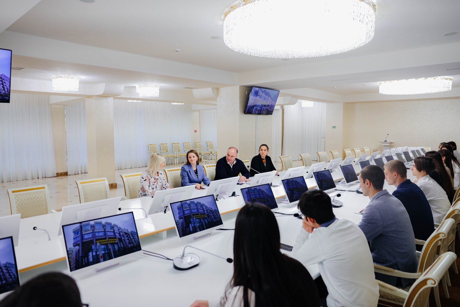 Пилотная группа студентов СтГАУ завершила образовательный трек в Москве