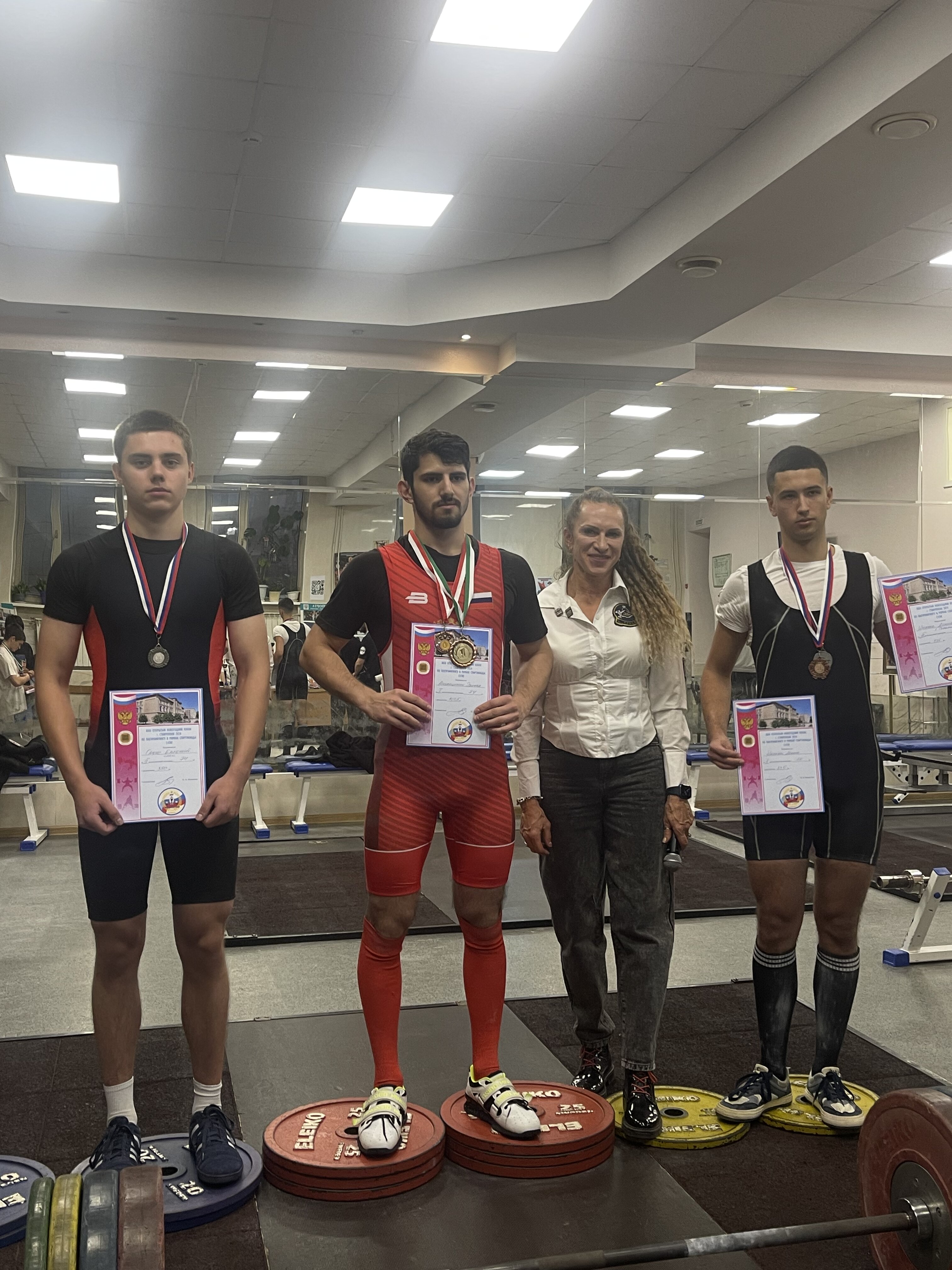 В СтГАУ прошла краевая спартакиада по пауэрлифтингу