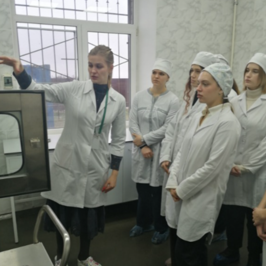 Студенты СтГАУ посетили Федеральный центр оценки безопасности и качества продукции АПК