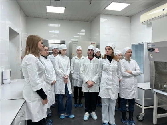 Студенты СтГАУ посетили Федеральный центр оценки безопасности и качества продукции АПК