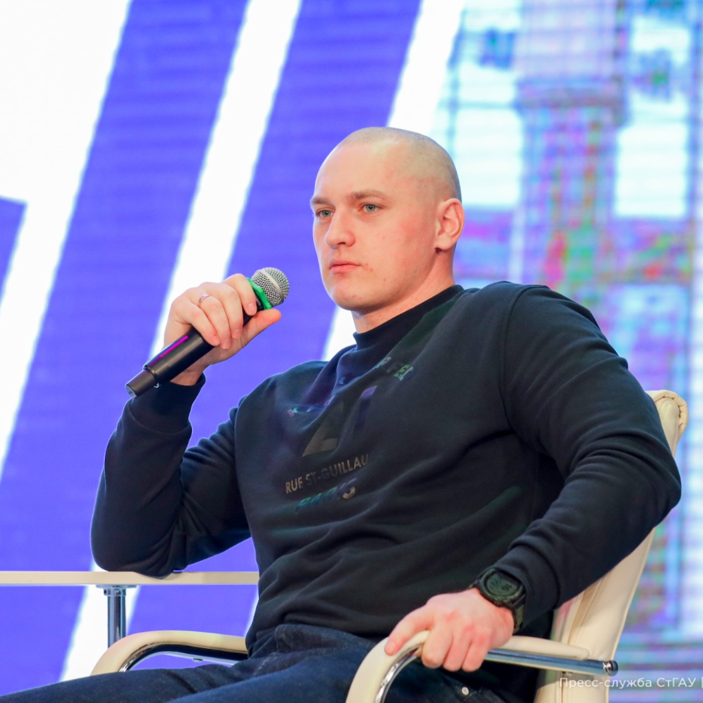 В СтГАУ прошла встреча с участником СВО, майором Дмитрием Каландия