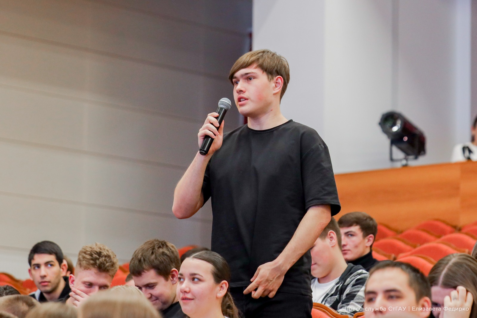 В СтГАУ прошла встреча с участником СВО, майором Дмитрием Каландия