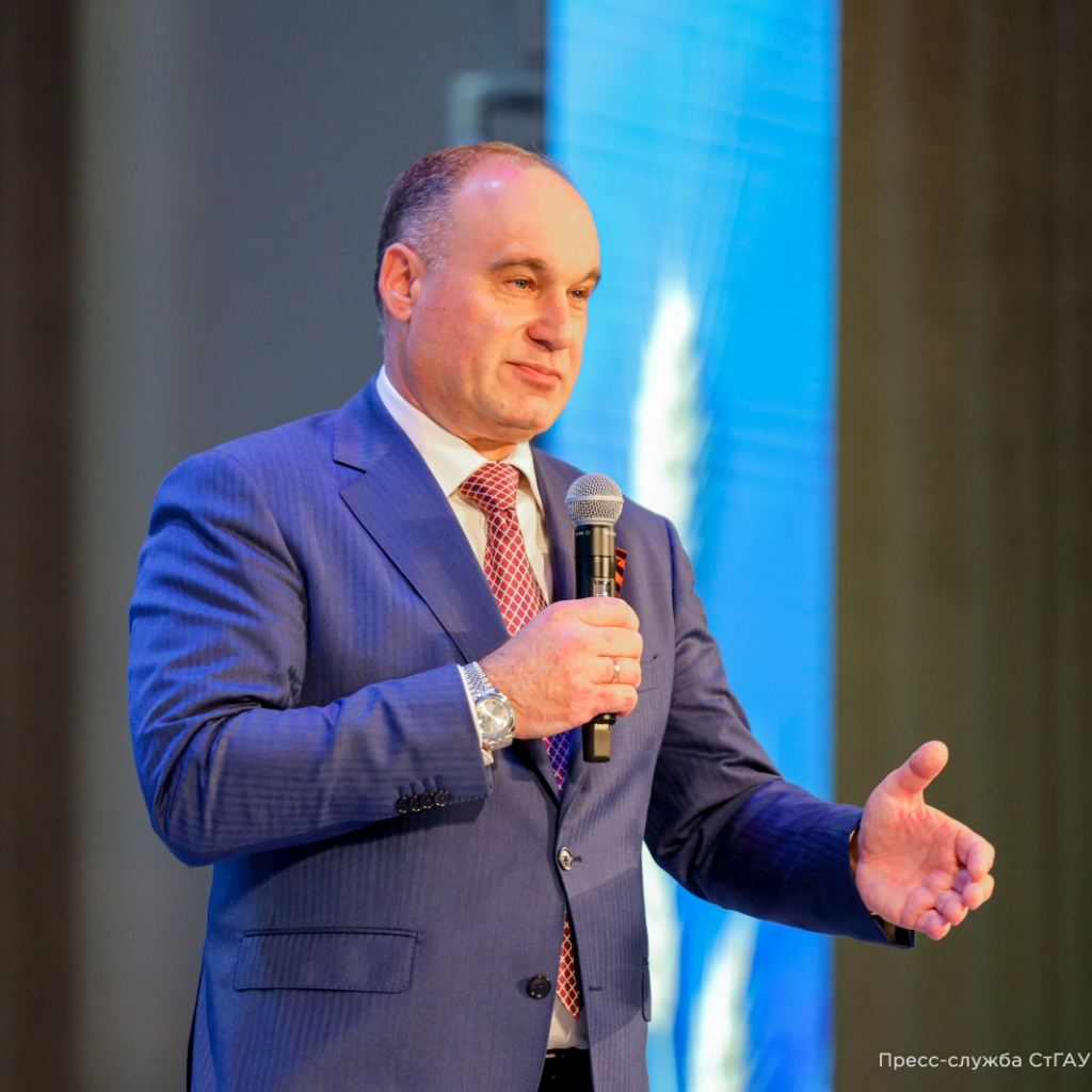 Форум «Образование. Кадры. Экономика» объединил более 800 представителей бизнеса, науки и образования на площадке СтГАУ
