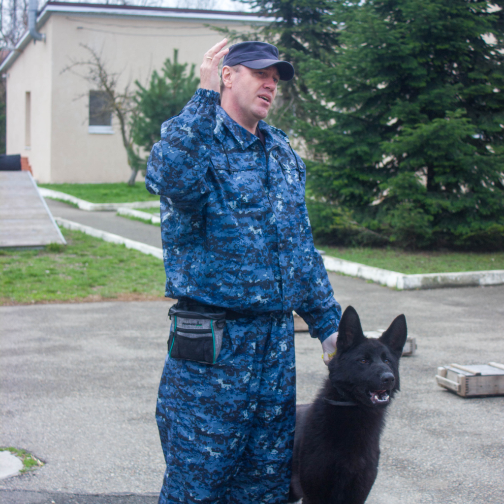 Студенты СтГАУ посетили Центр кинологической службы ГУ МВД России по Ставропольскому краю