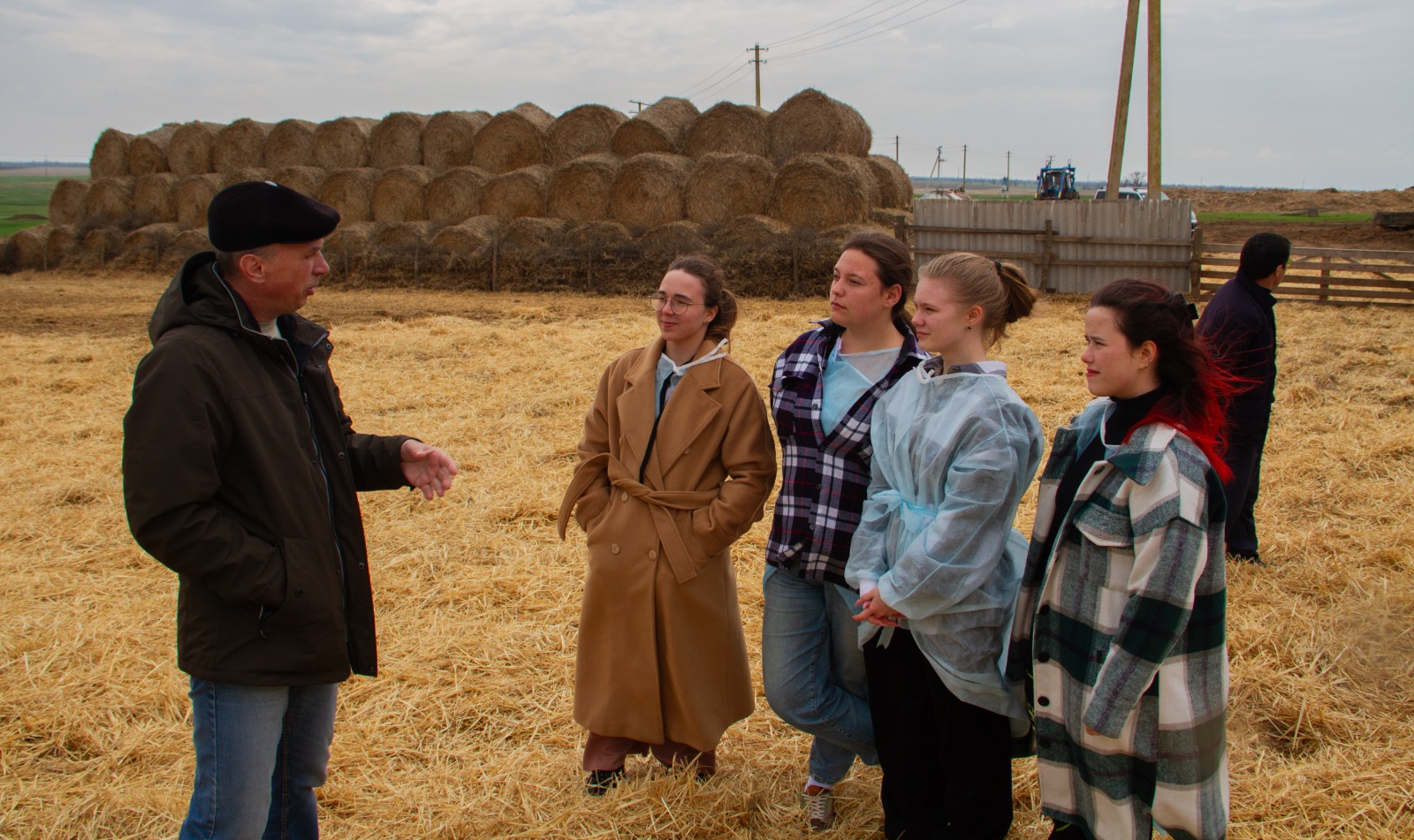 Студенты СтГАУ изучили особенности разведения овец породы джалгинский меринос