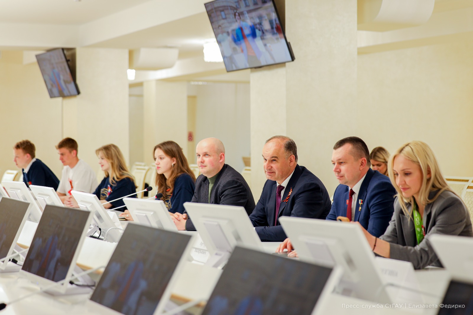 Ставропольский ГАУ посетил председатель правления Движения первых Артур Орлов