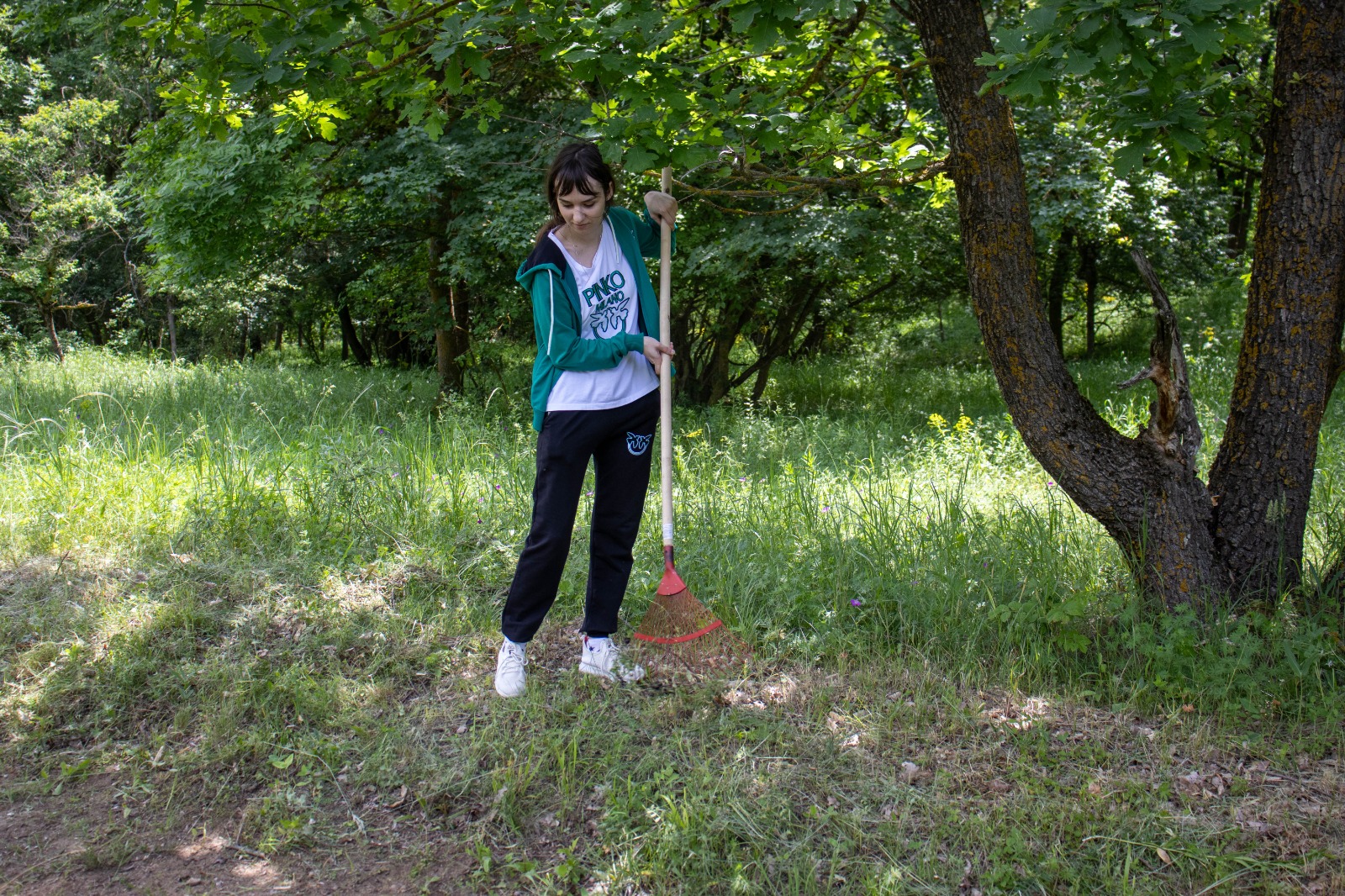 Студенты СтГАУ очистили экологическую тропу в Александровском заказнике
