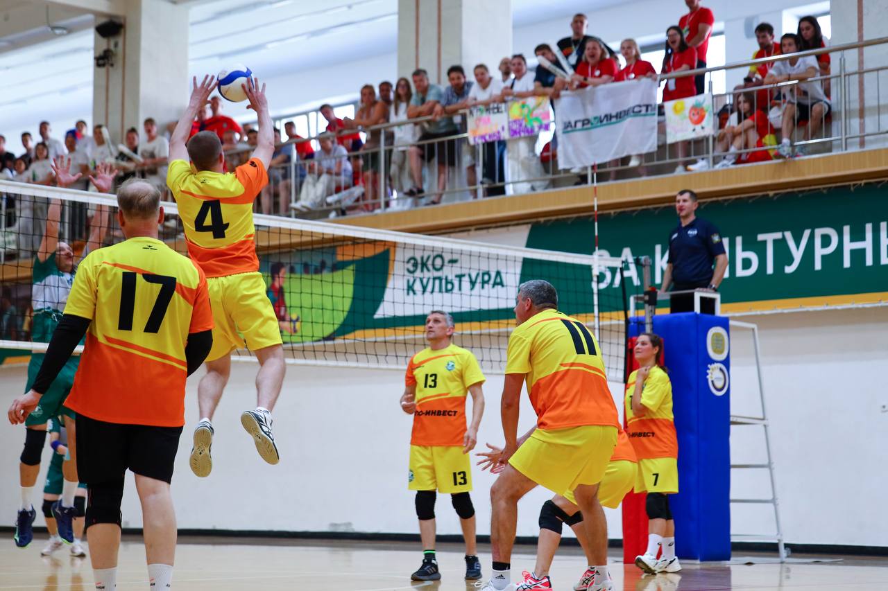 Корпоративный чемпионат по волейболу АПХ «ЭКО-культура» прошел в СтГАУ
