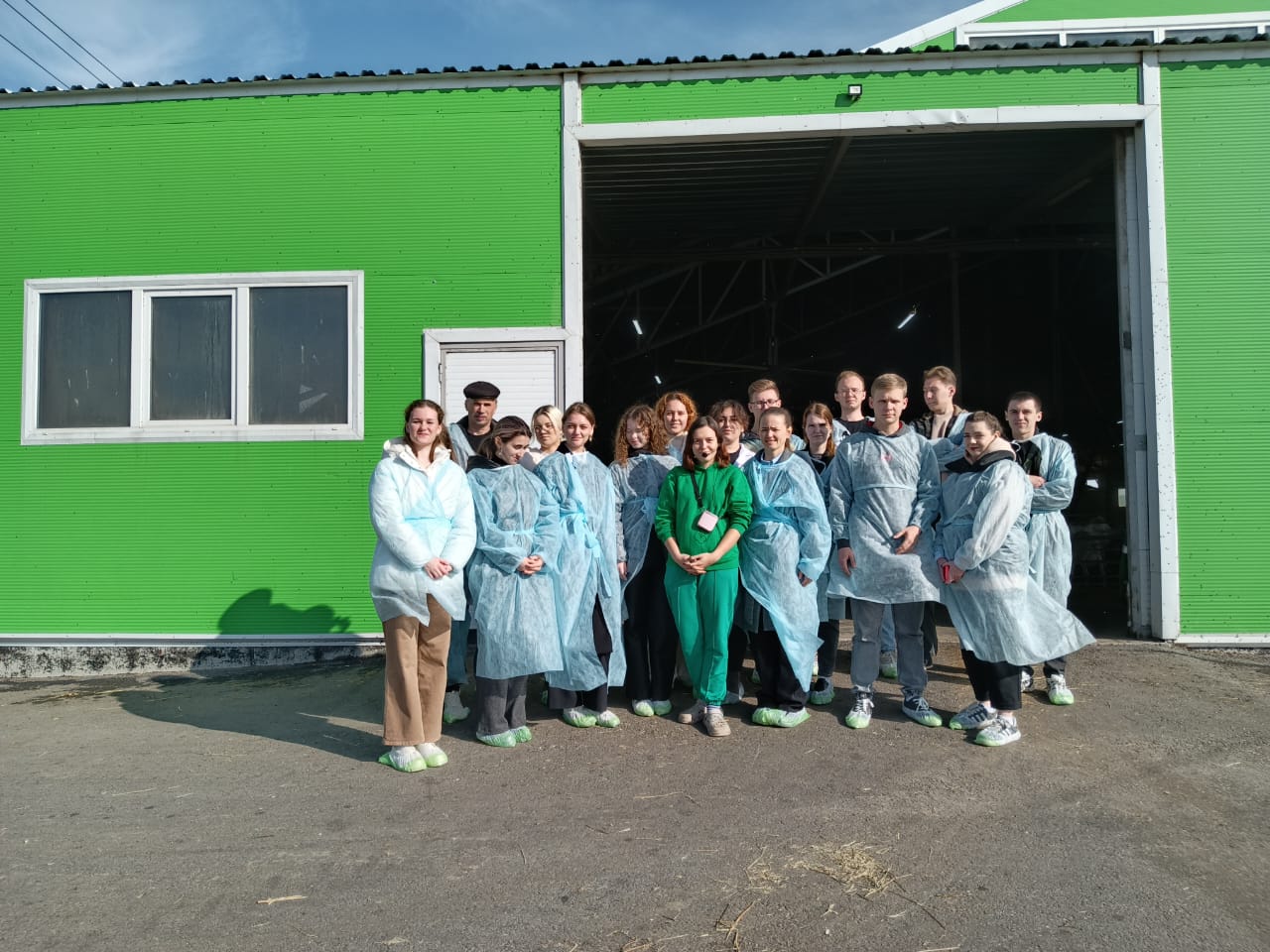 Студенты СтГАУ посетили выездное занятие в козьем молочном комплексе