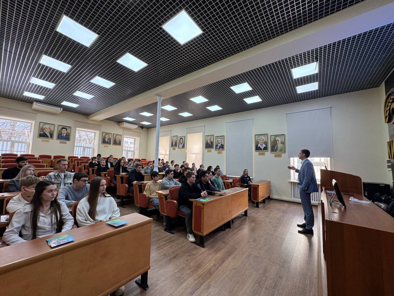 Студенты СтГАУ изучили инновационные средства защиты растений