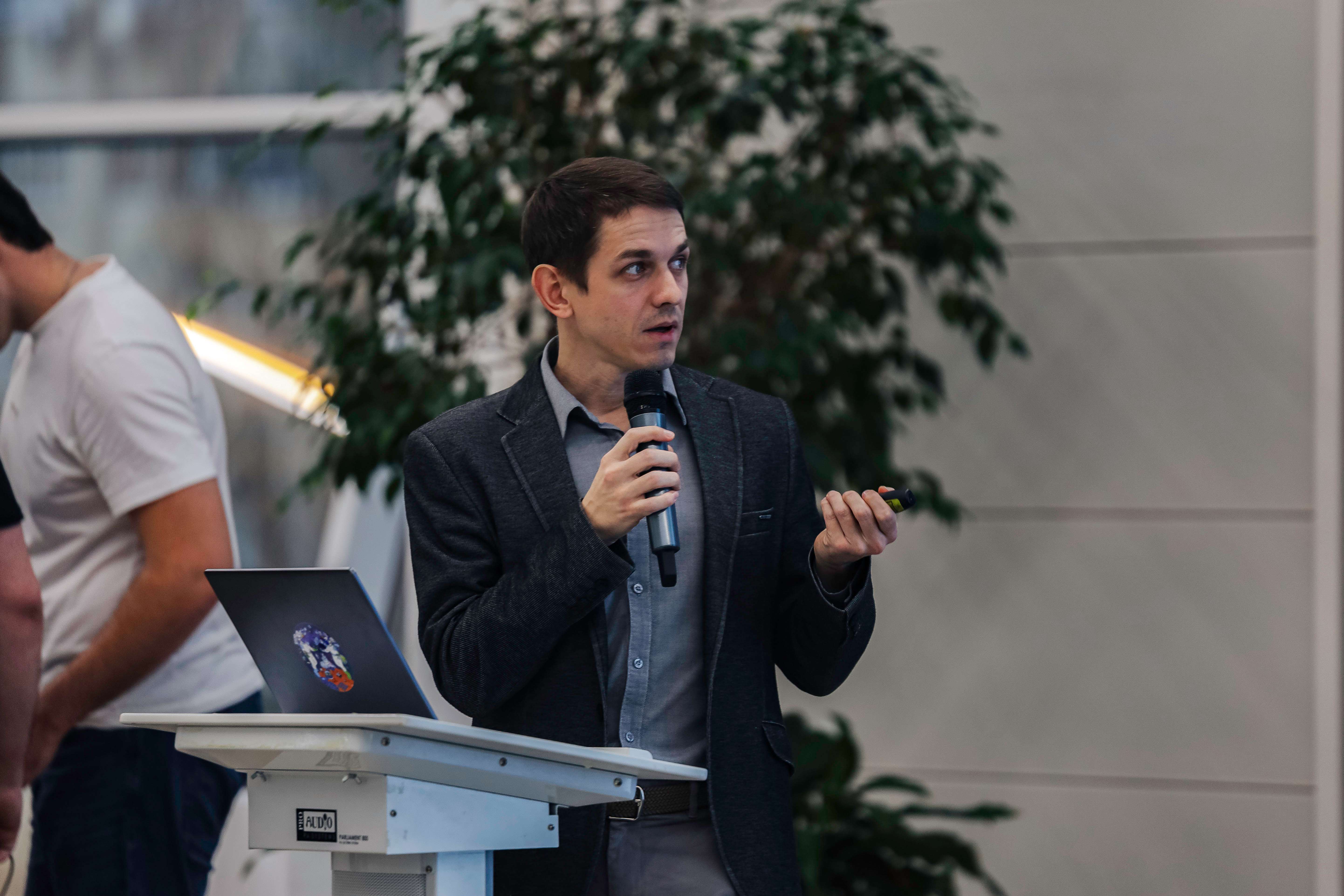 В СтГАУ прошёл мастер-класс по роботизированным манипуляторам для решения задач тепличных комплексов