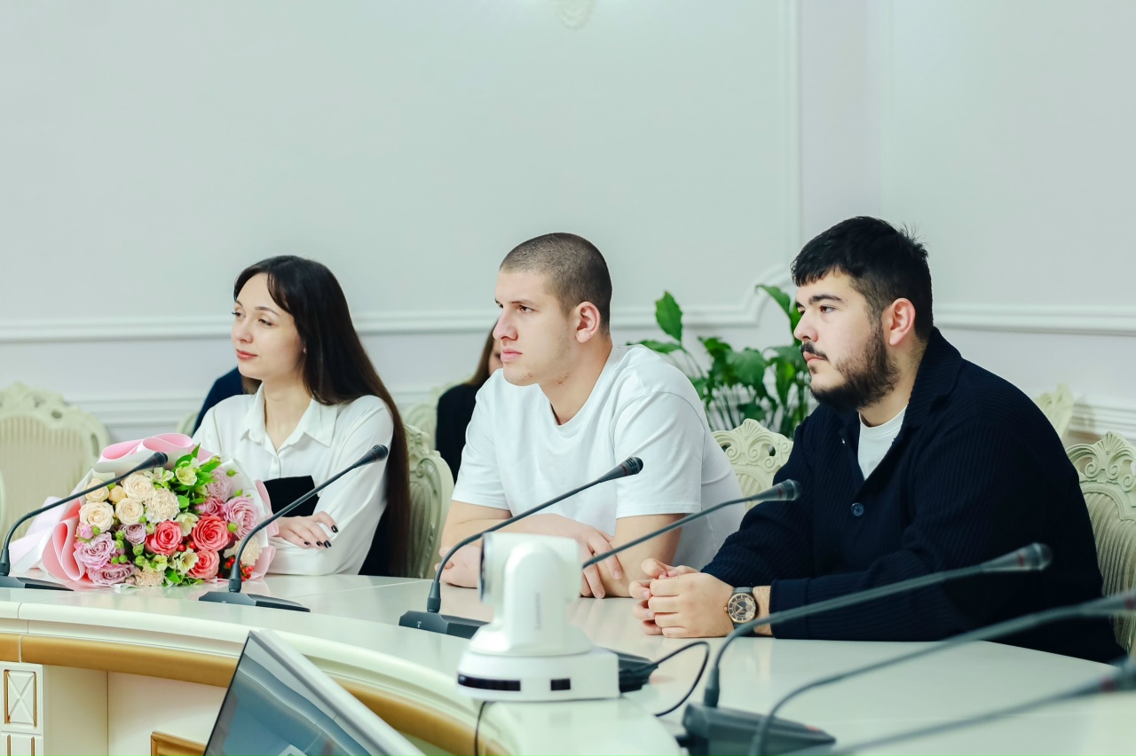 Ректор СтГАУ провел встречу с командой КВН «Агрофак»