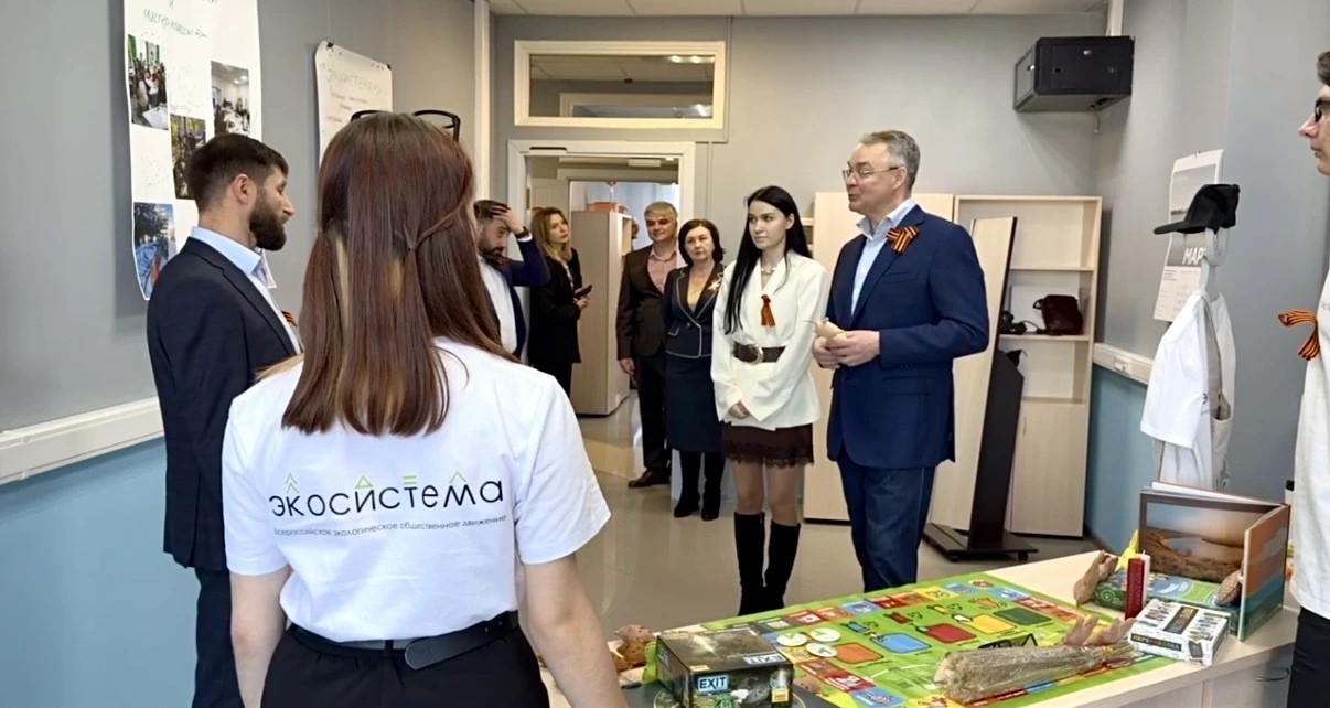 Представители СтГАУ приняли участие во встрече губернатора с молодежными объединениями региона