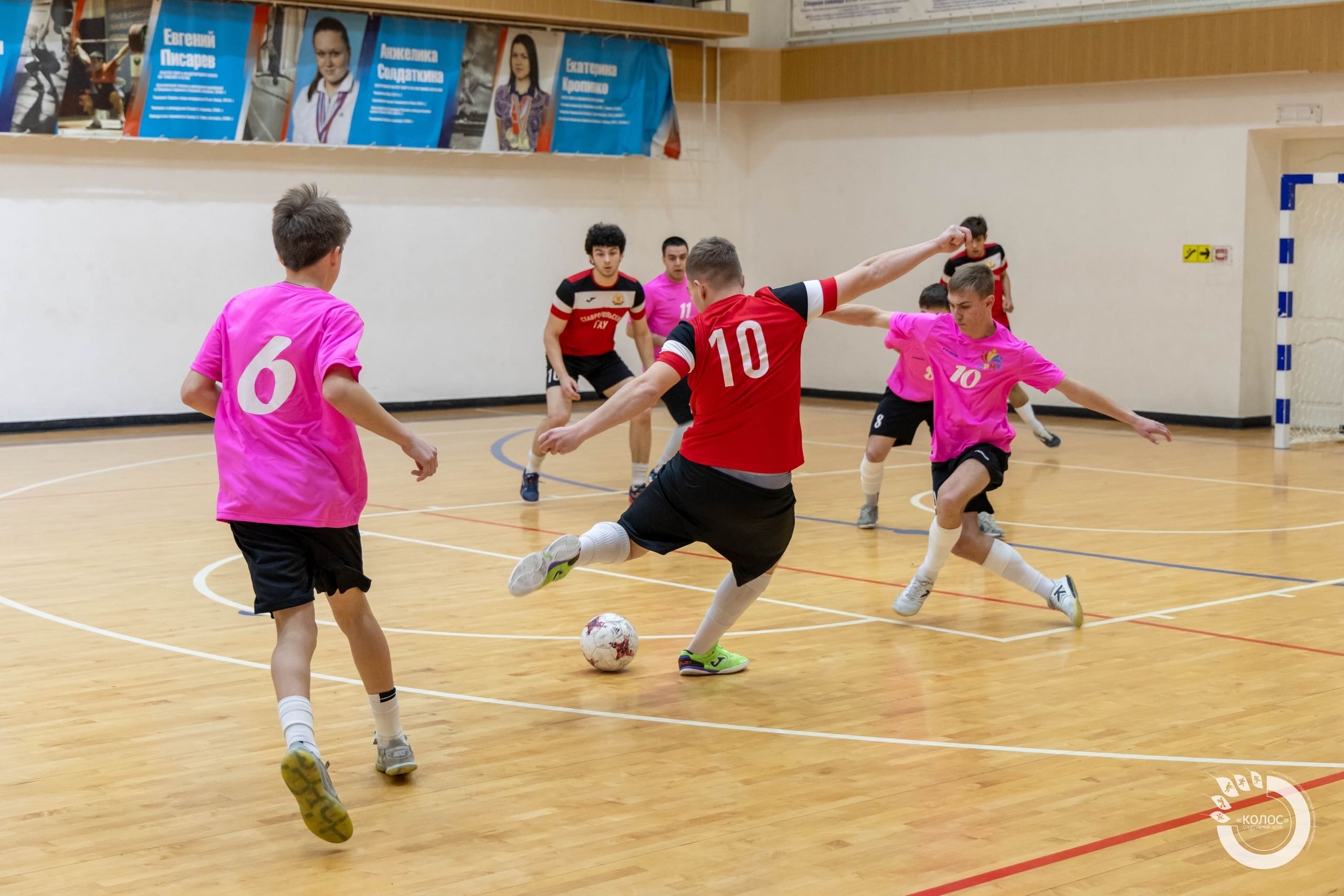 На площадках СтГАУ и СКФУ состоялся Краевой этап Всероссийских соревнований по футзалу.