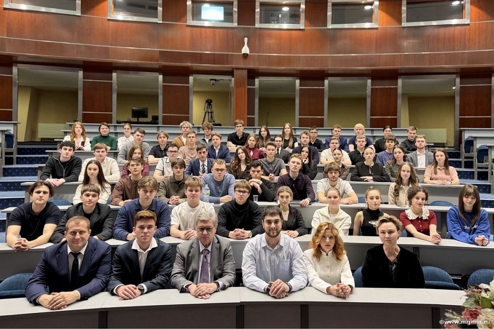 Студенты сетевых программ СтГАУ и МГИМО встретились с ректором Анатолием Торкуновым