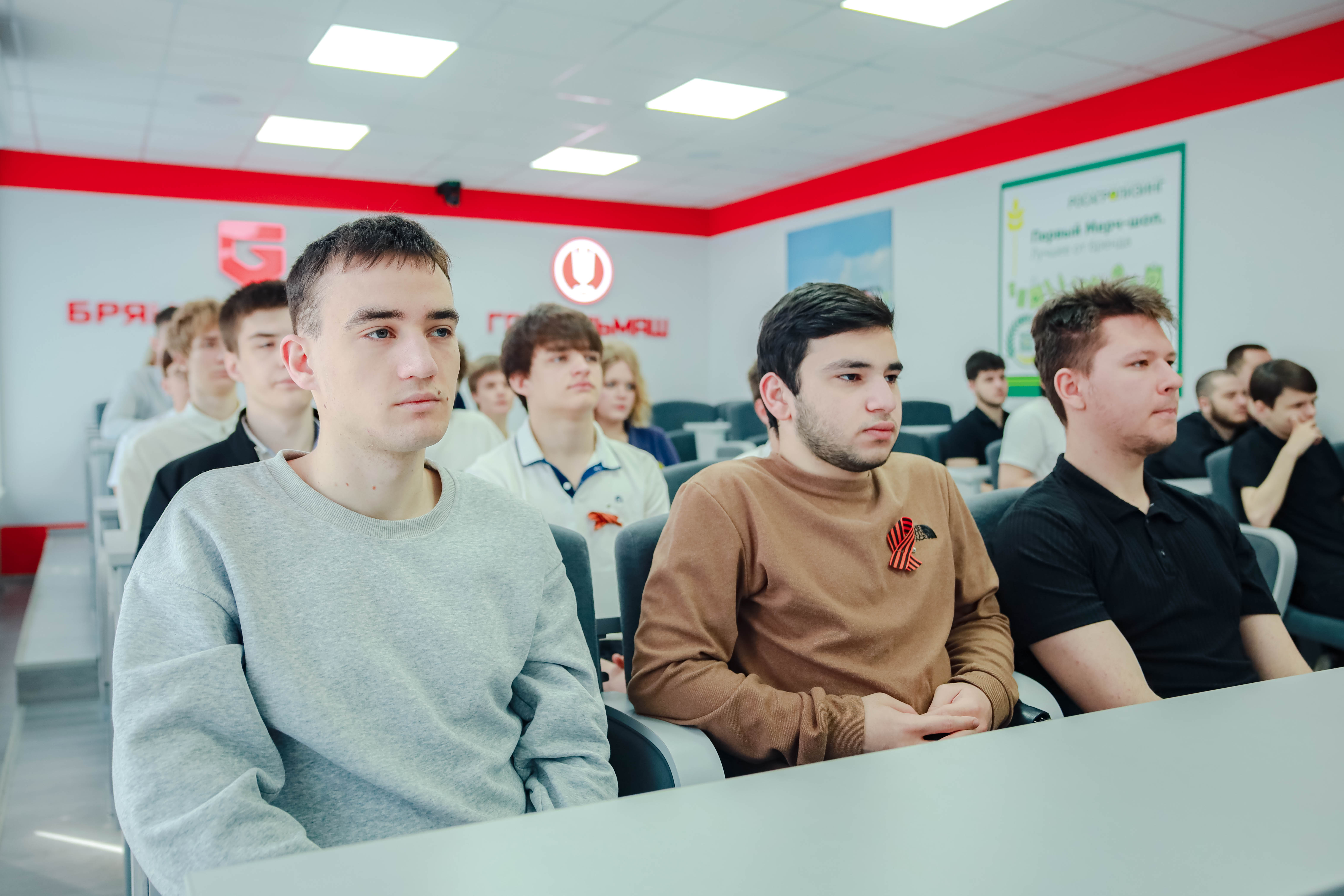 Ректор СтГАУ совместно с генеральным директором «Телеком-С» провели встречу со студентами