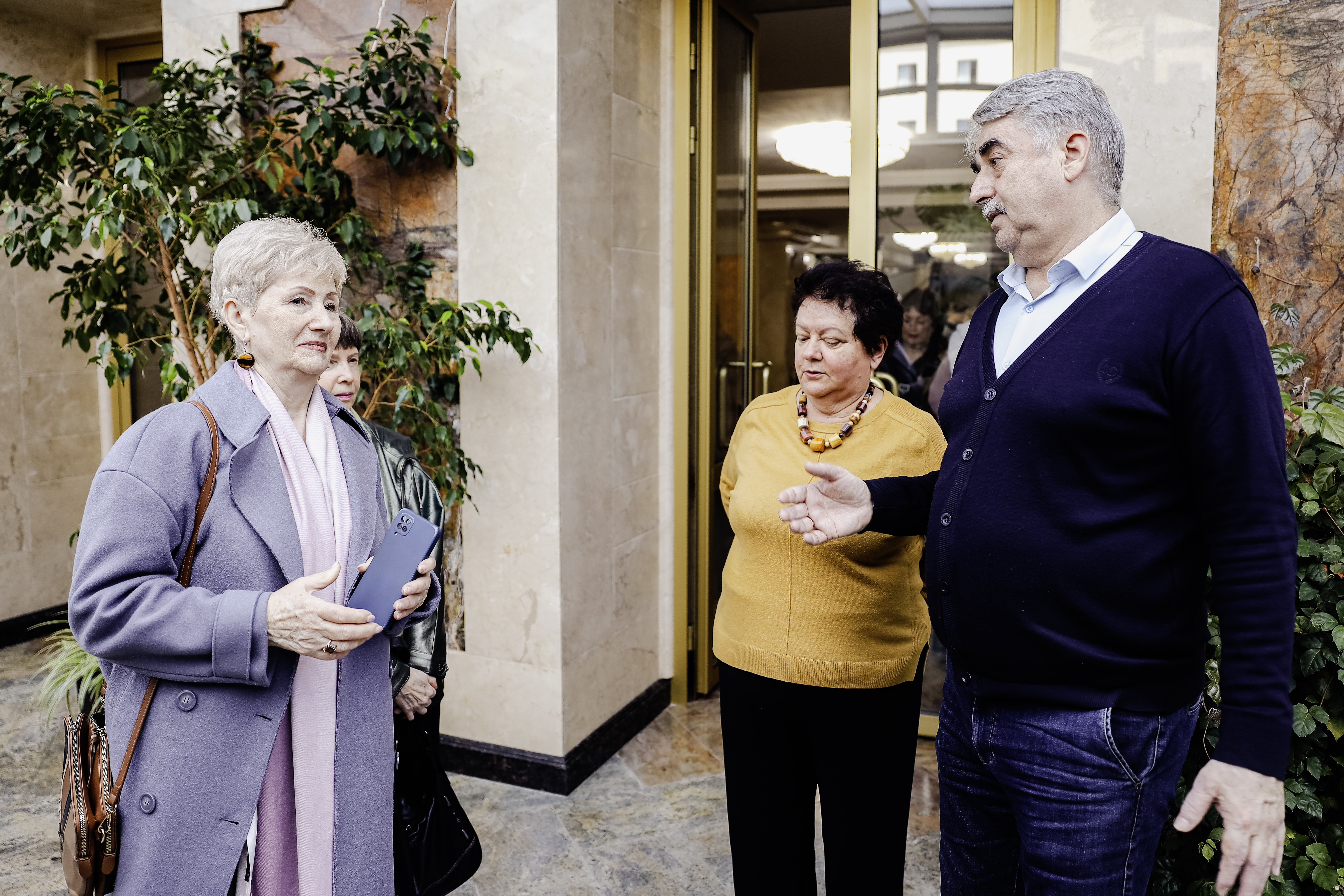 В СтГАУ прошла экскурсия для ветеранов